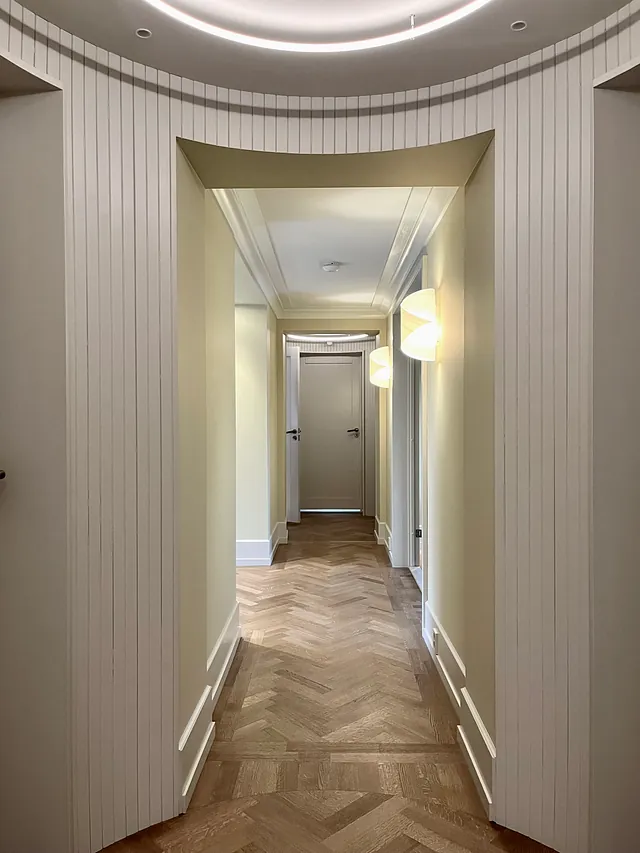 Detalj fra rom med skreddersydd interiørløsning.